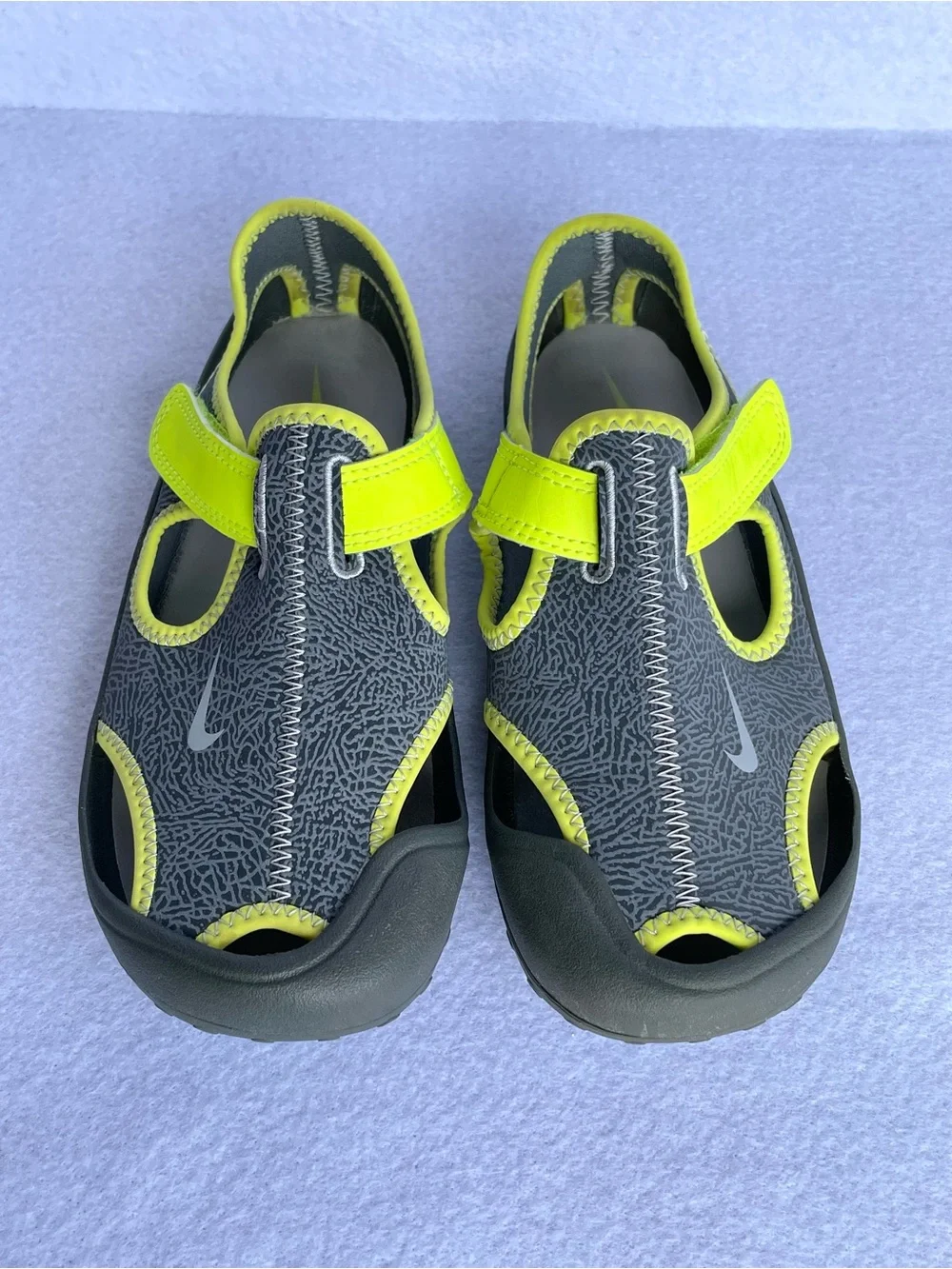 Nike Kids Sunray Protect “Volt Neon Gray Open-Toe Water Casual Sandals size 2